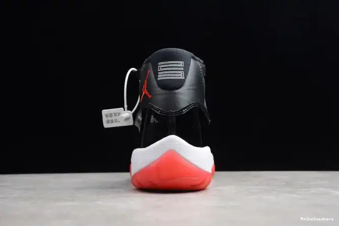 MaikeSneakers (2012) 11 378037-010 Retro Air Jordan Bred 0331